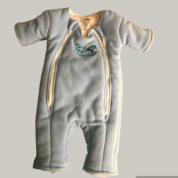 Baby Merlin’s Sleepsuit - Picture 1 of 2